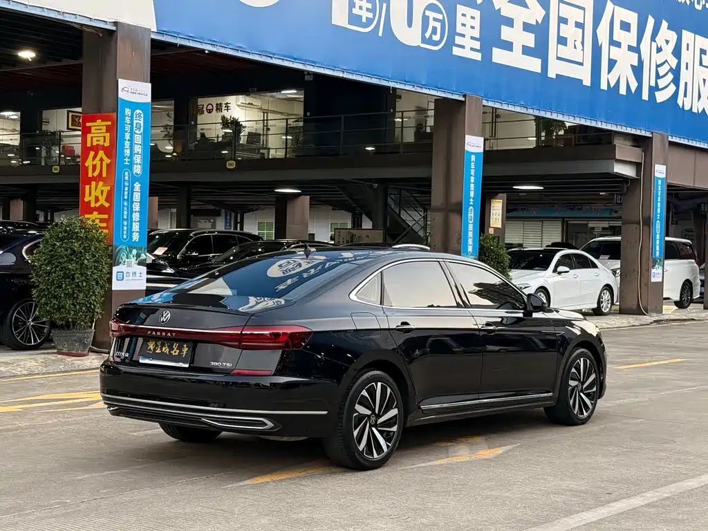 VOLKSWAGEN PASSAT 2025