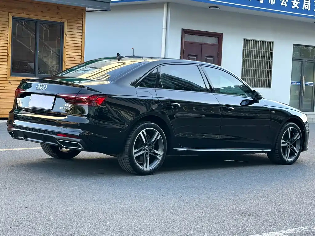 AUDI A4L 2023