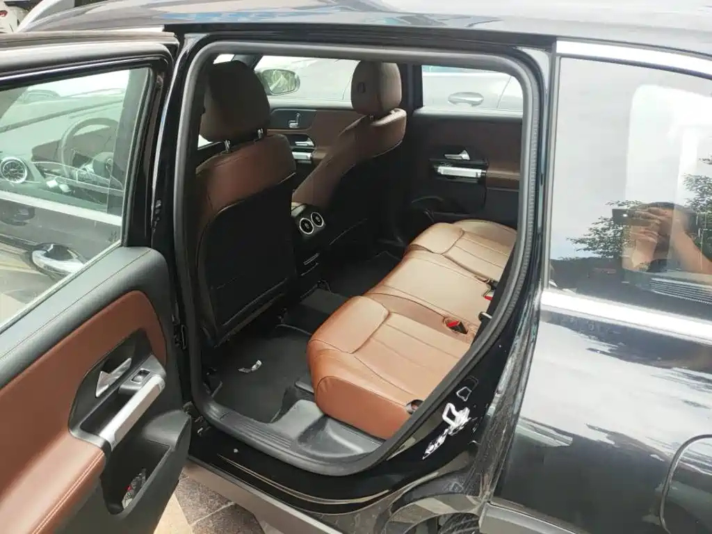 MERCEDES BENZ GLB 2023