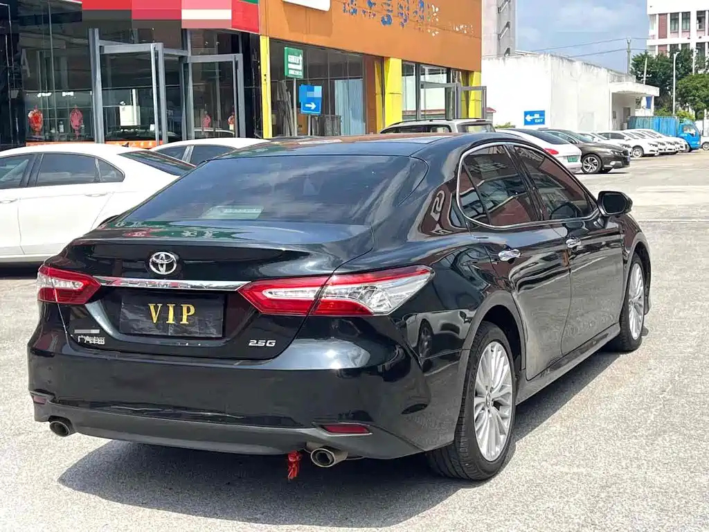 TOYOTA CAMRY 2018