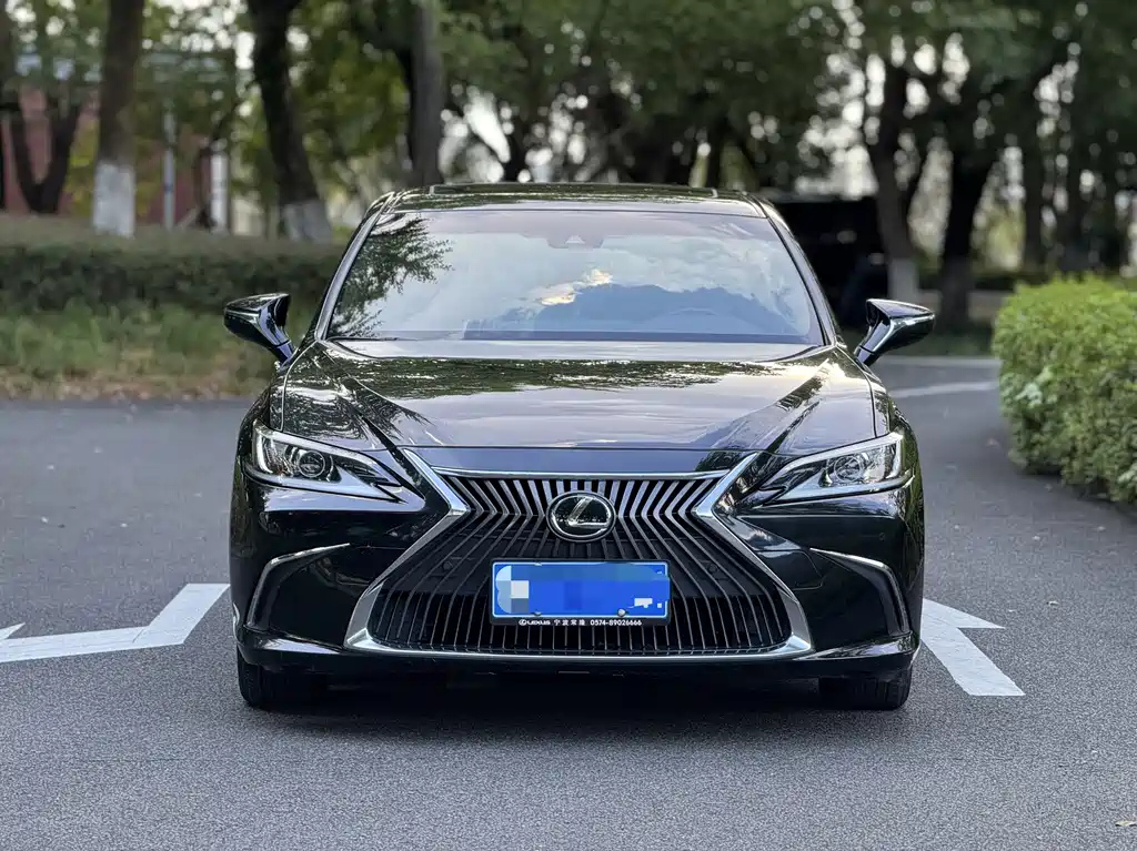 LEXUS ES 2021
