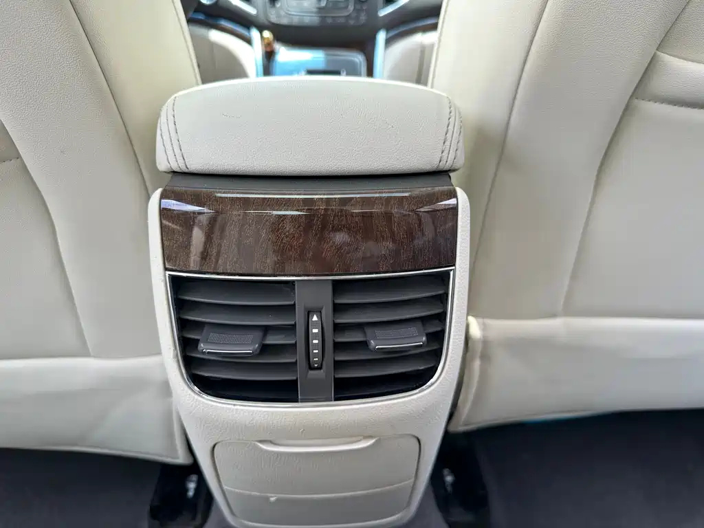 ROEWE E950 2016