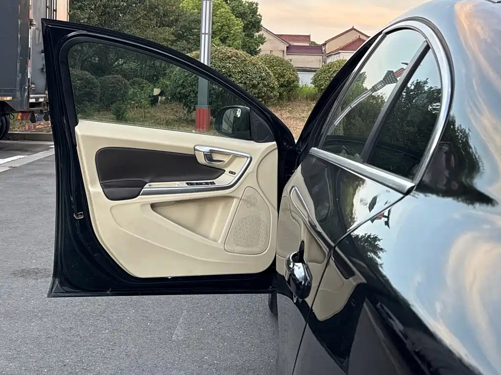 VOLVO S60 2014