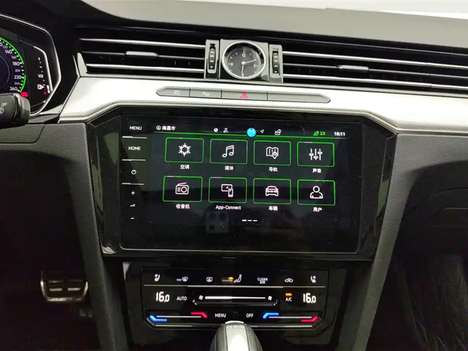 VOLKSWAGEN MAGOTAN 2023