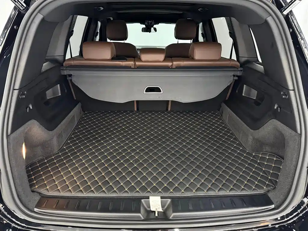 MERCEDES BENZ GLB 2023