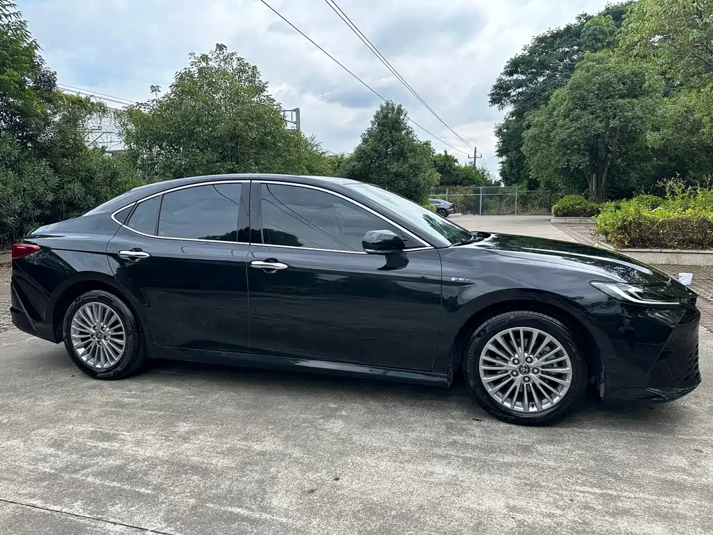 TOYOTA CAMRY 2024