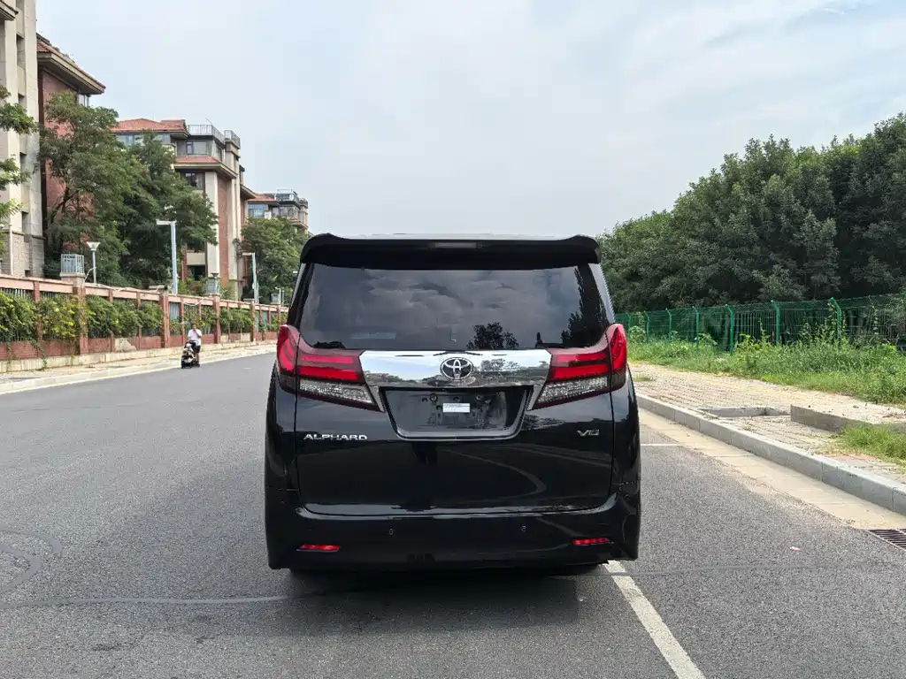 TOYOTA ALPHARD 2018