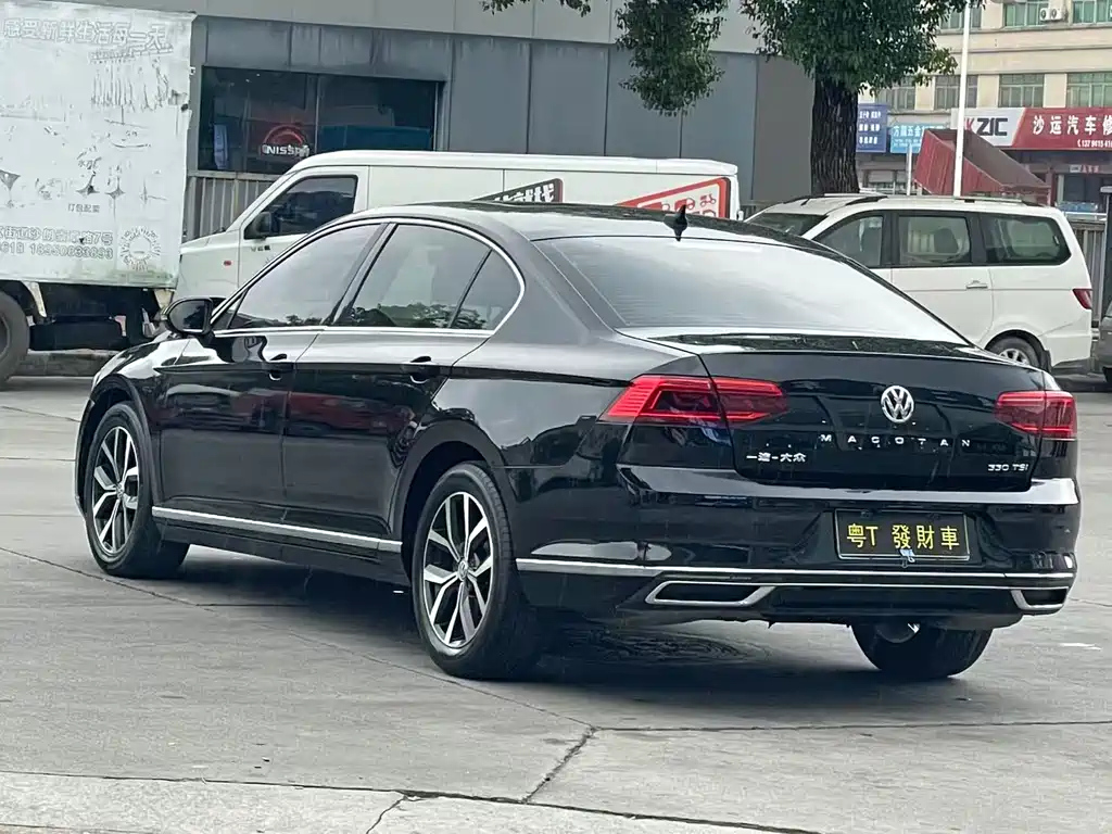 VOLKSWAGEN MAGOTAN 2020
