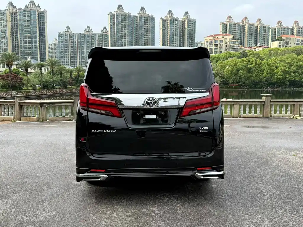 TOYOTA ALPHARD 2018