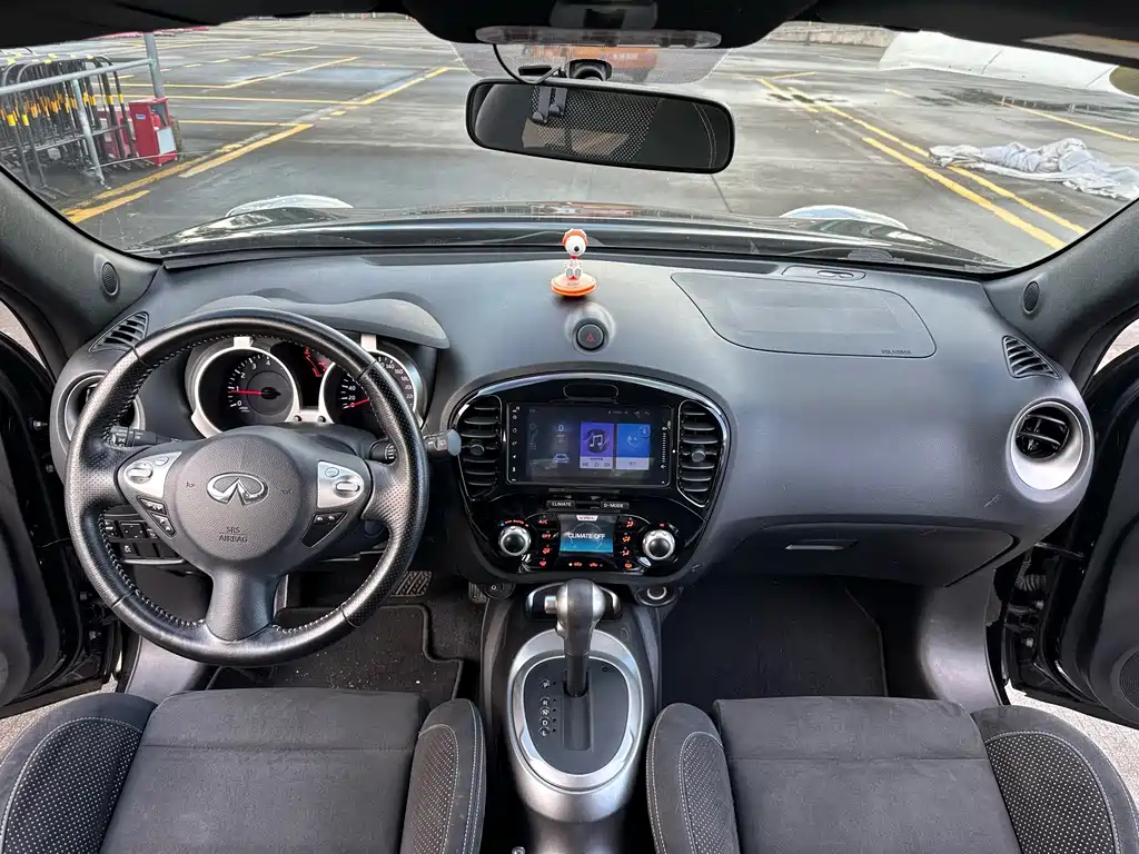 INFINITI ESQ 2018