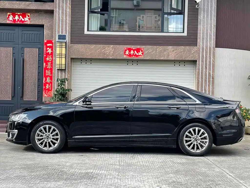 LINCOLN MKZ 2017