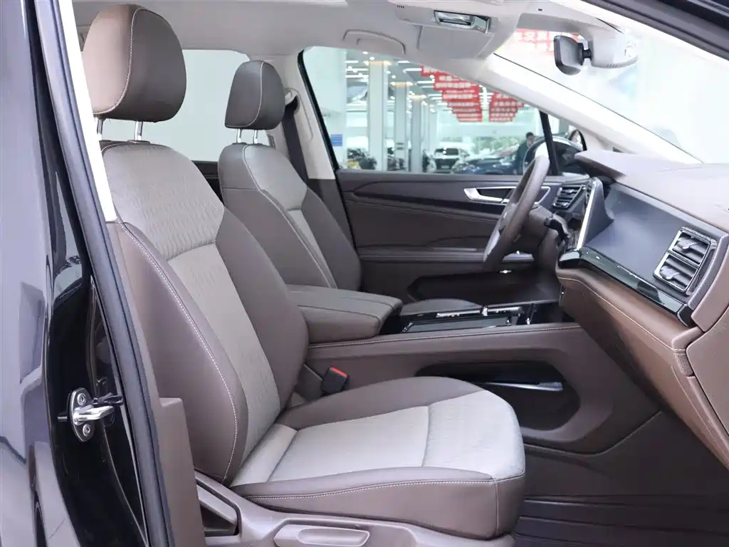 VOLKSWAGEN VILORAN 2024