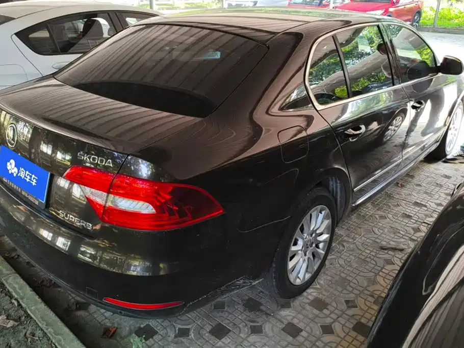 SKODA SUPERB 2013