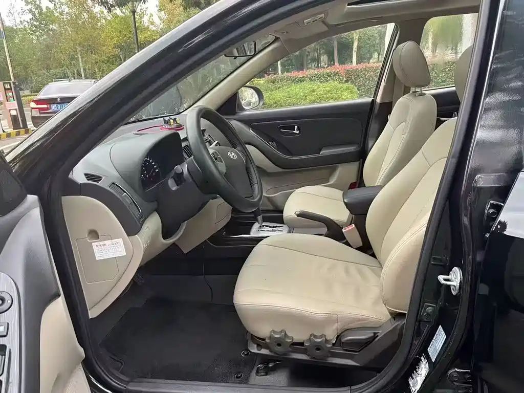 HYUNDAI CELESTA 2010