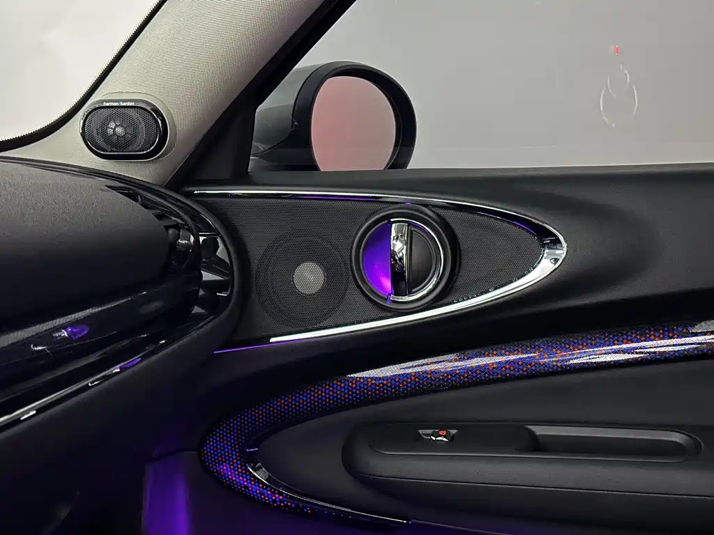 MINI CLUBMAN 2023