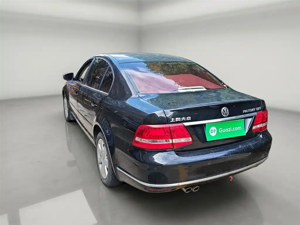 VOLKSWAGEN PASSAT LINGYU 2011