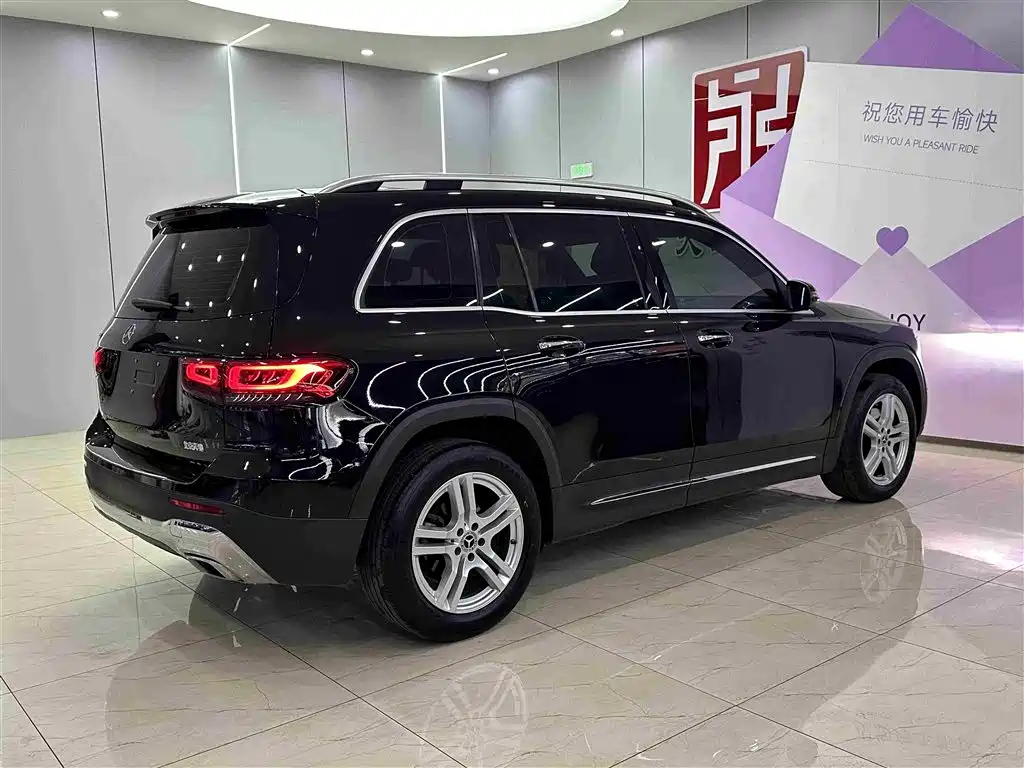 MERCEDES BENZ GLB 2023