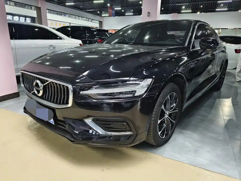 VOLVO S60 2022