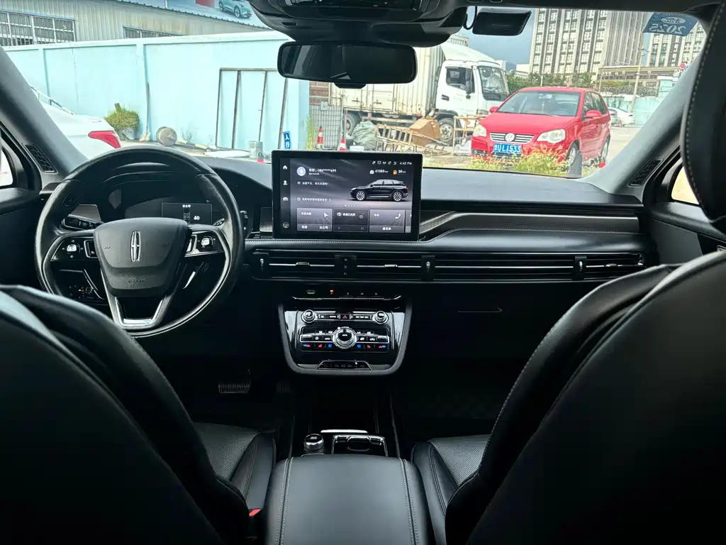 LINCOLN ADVENTURER 2022