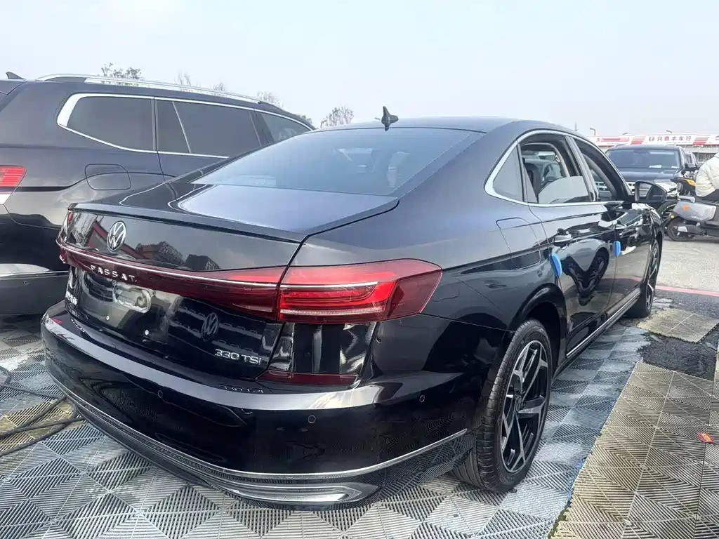 VOLKSWAGEN PASSAT 2022