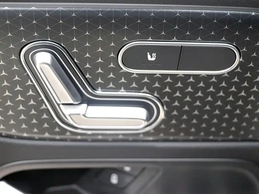 MERCEDES BENZ GLB 2025