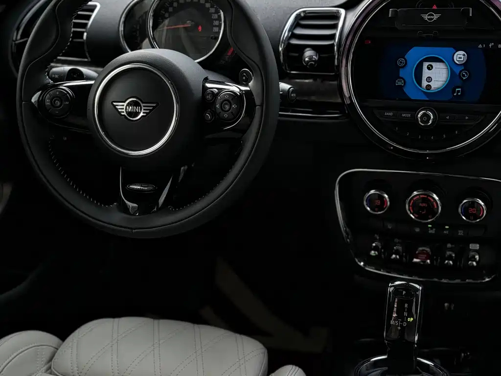 MINI CLUBMAN 2020