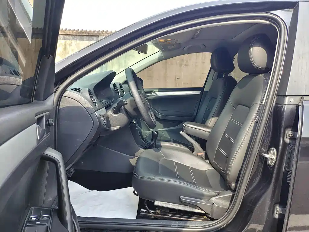 VOLKSWAGEN JETTA 2015