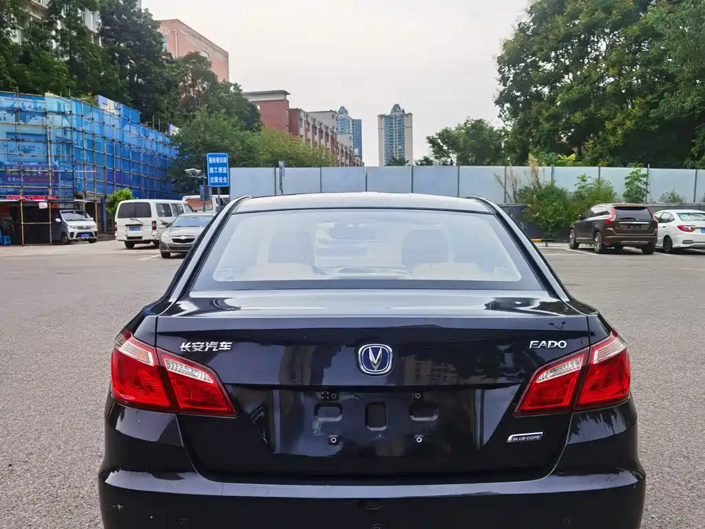 CHANGAN EADO 2014