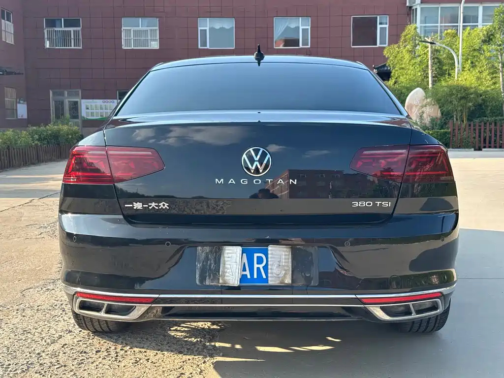 VOLKSWAGEN MAGOTAN 2023