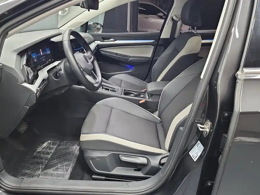 VOLKSWAGEN GOLF 2021