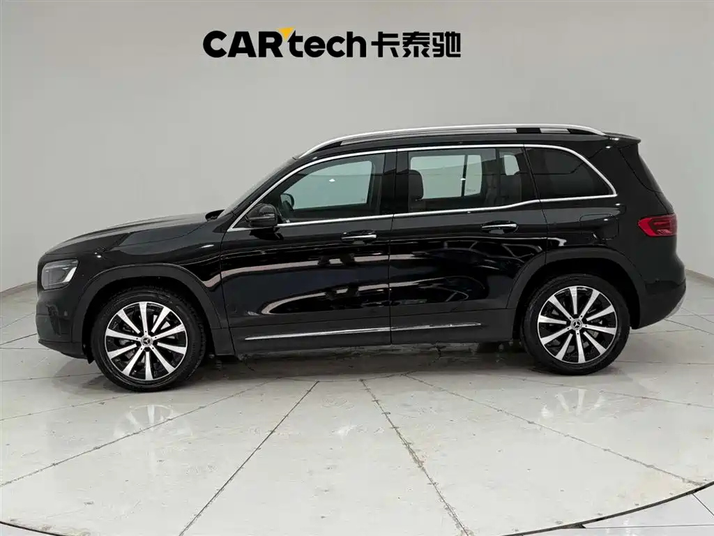 MERCEDES BENZ GLB 2025