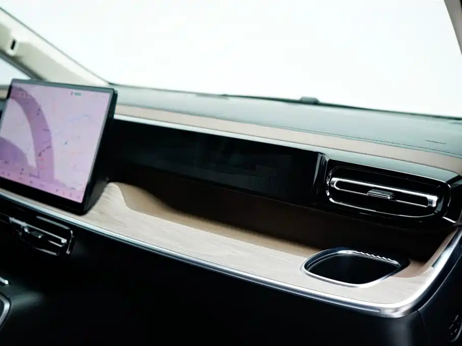 TRUMPCHI E8 NEW ENERGY 2024