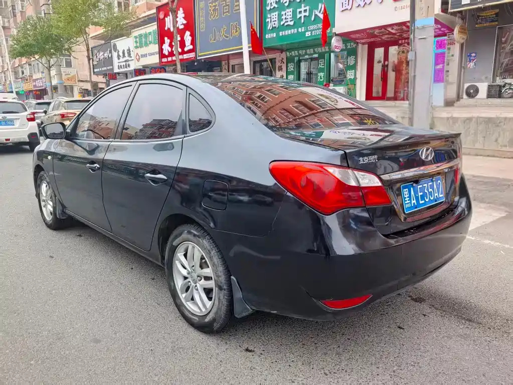 HYUNDAI CELESTA 2012