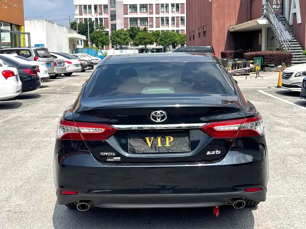 TOYOTA CAMRY 2018