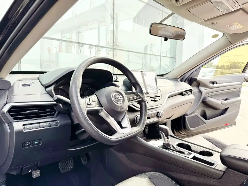 NISSAN TEANA 2021