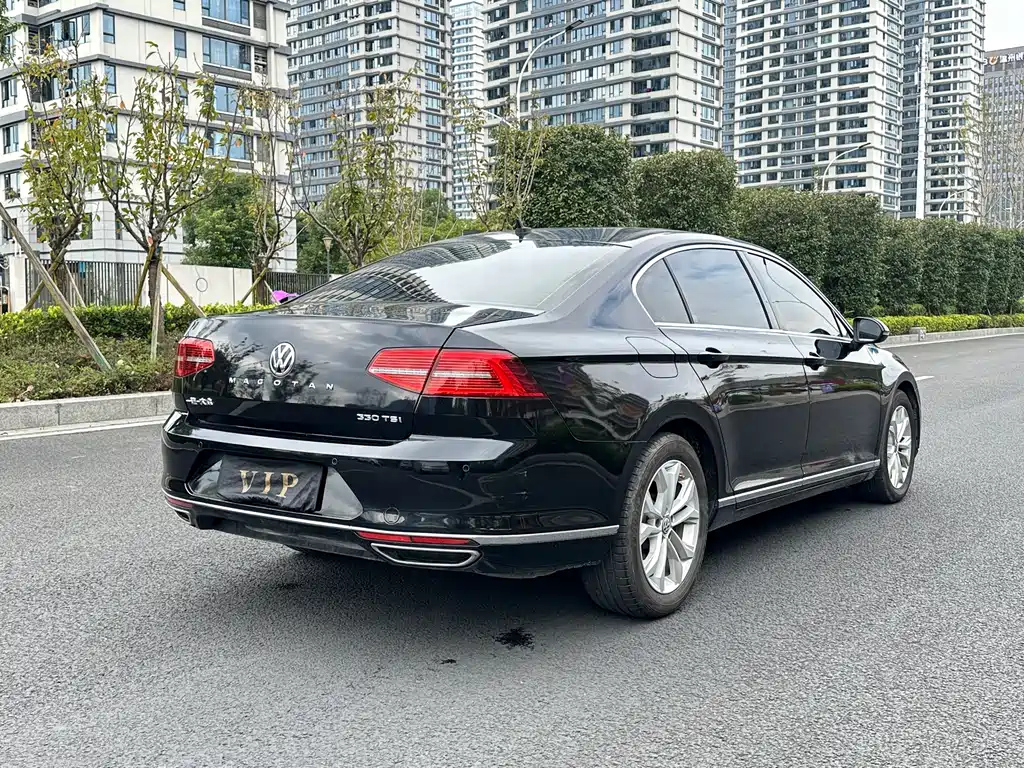 VOLKSWAGEN MAGOTAN 2019