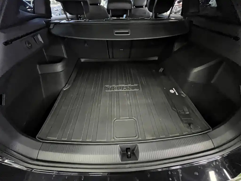 VOLKSWAGEN TIGUAN L 2025