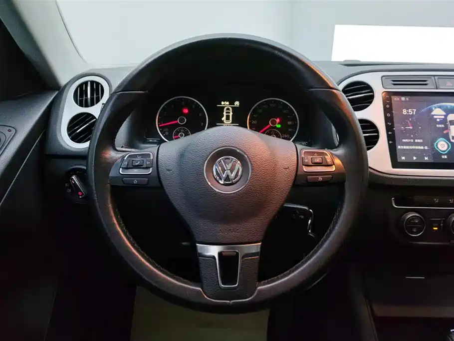 VOLKSWAGEN TIGUAN 2016
