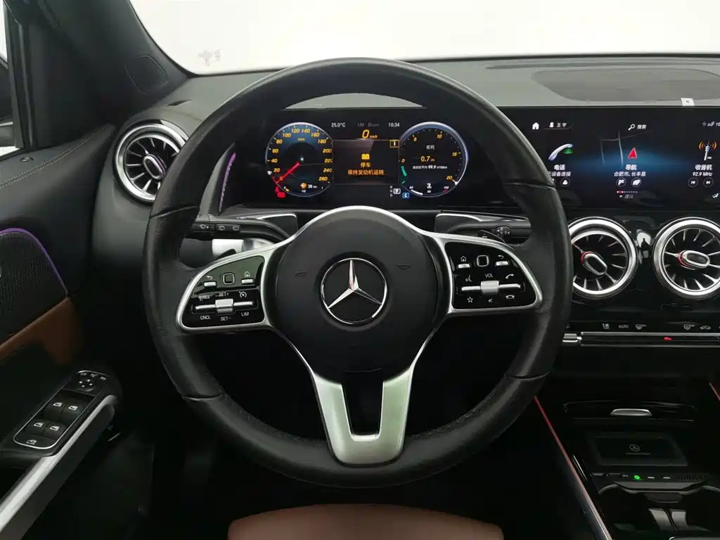 MERCEDES BENZ GLB 2021