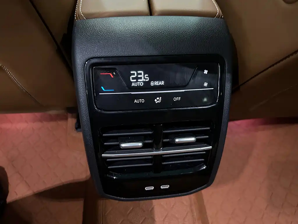 VOLKSWAGEN MAGOTAN 2024