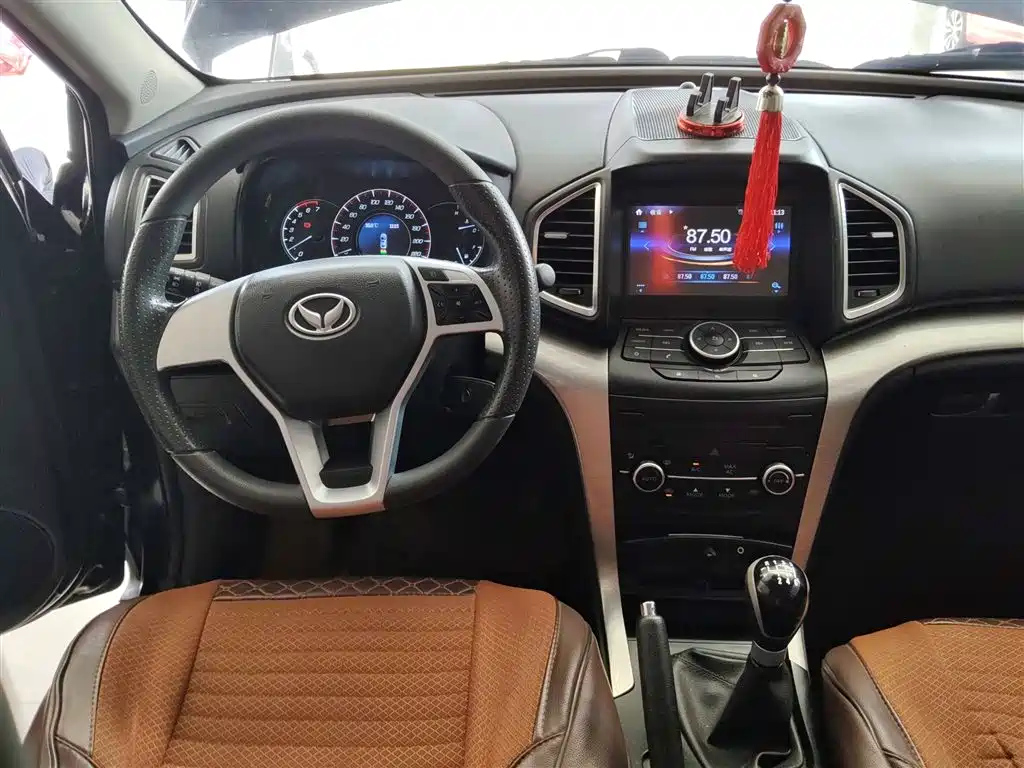 BAIC S6 2015