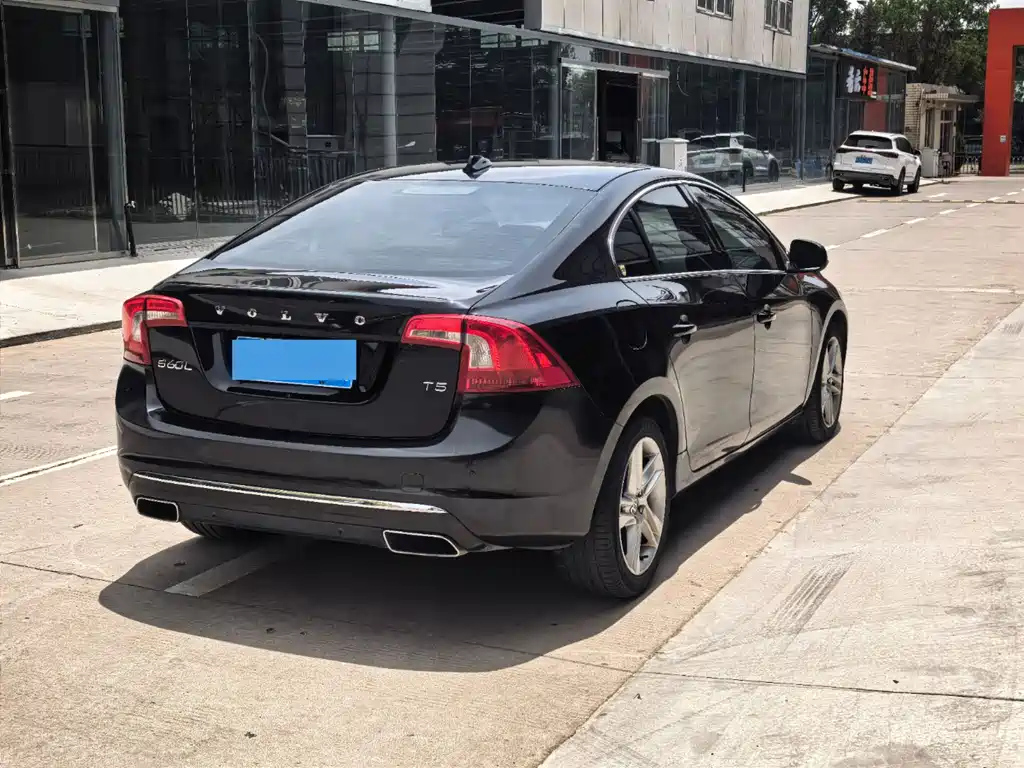 VOLVO S60 2014