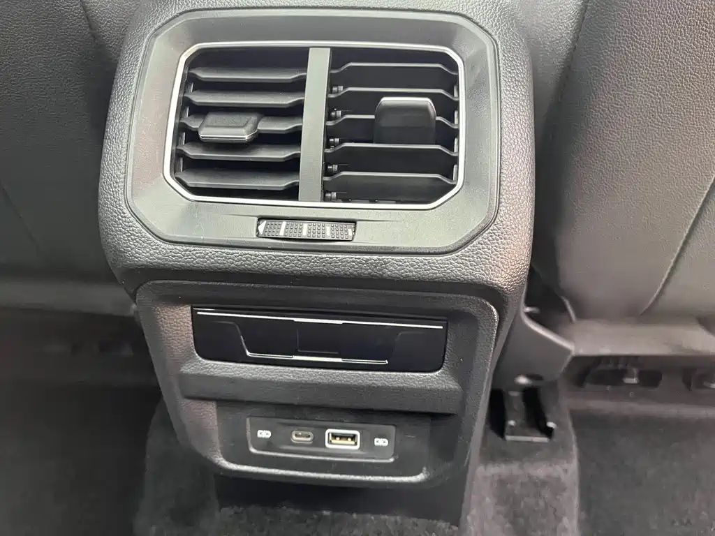 VOLKSWAGEN TIGUAN L 2022