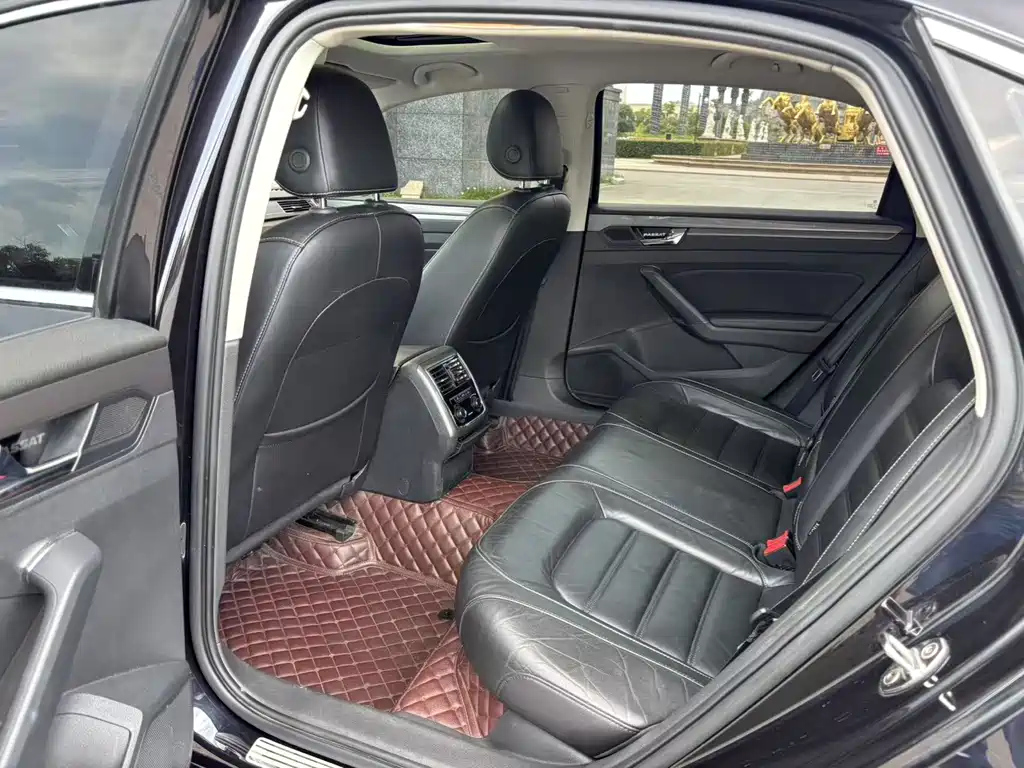 VOLKSWAGEN PASSAT 2017
