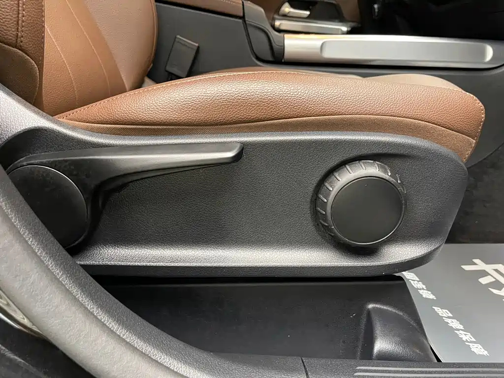 MERCEDES BENZ GLB 2024