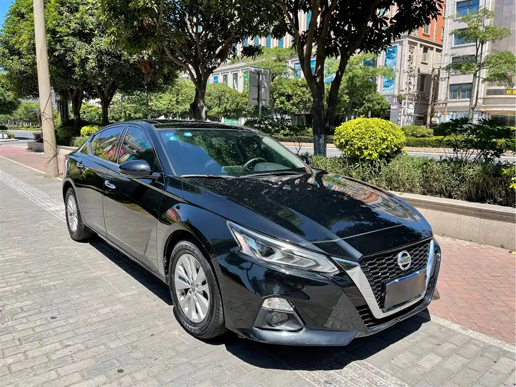 NISSAN TEANA 2020
