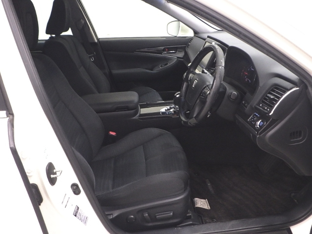 TOYOTA CROWN 2013
