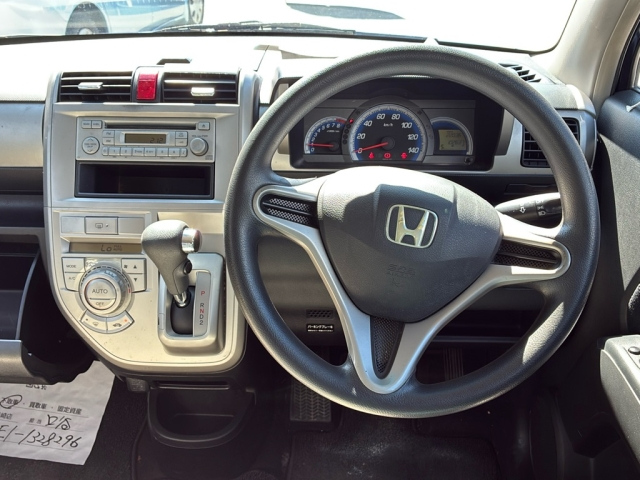 HONDA ZEST 2010
