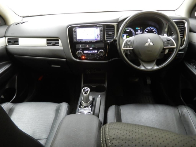 MITSUBISHI OUTLANDER PHEV 2014