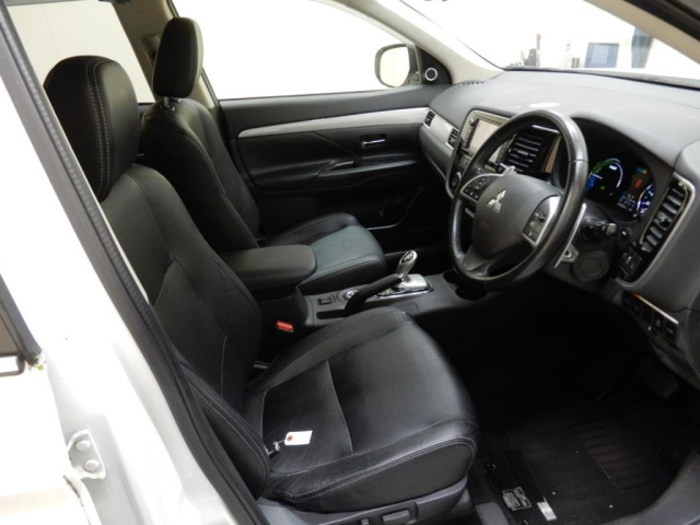 MITSUBISHI OUTLANDER PHEV 2014